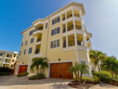 Two Bedroom Two Bathroom Condo Across Street from Beach